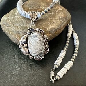 Elegant Sterling Silver White Buffalo Turquoise Pendant Necklace 19497